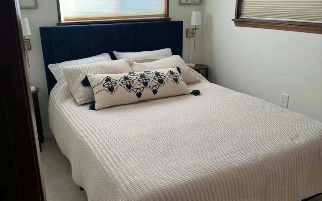 Summit 101b: 3 Bedrooms 2 Full Baths