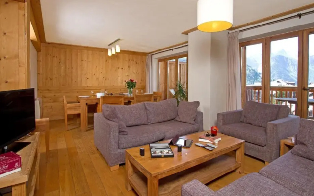 Getaway for 10 Near Slopes