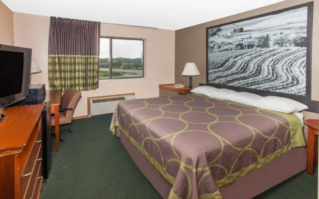 Super 8 Anamosa IA