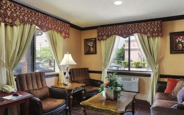 Super 8 Taylor/Detroit Area
