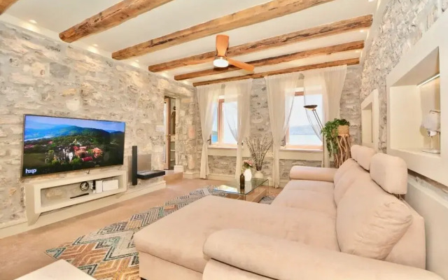 Villasonboard Rock Villa 3bed Jacuzzi Seaside