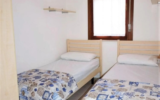 Belvilla by OYO Inviting Apartment With Pool