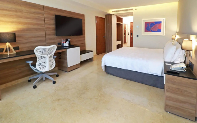 Holiday Inn & Suites Puerto Vallarta Marina & Golf by IHG