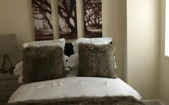 Bala Holiday Suites