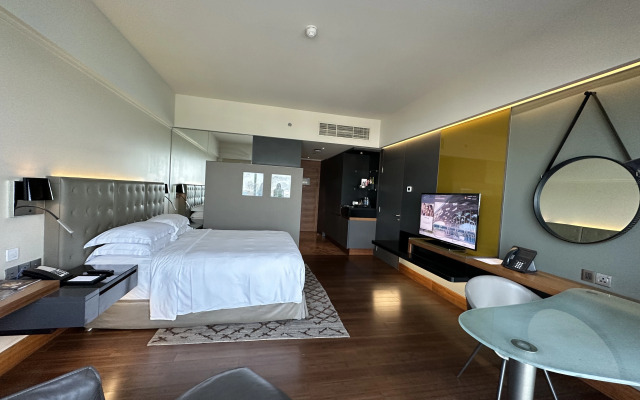 Курортный отель The Art Hotel & Resort