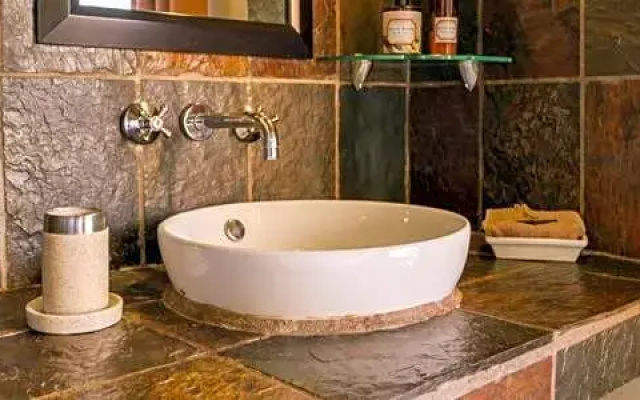 Warthog Rest Private Lodge