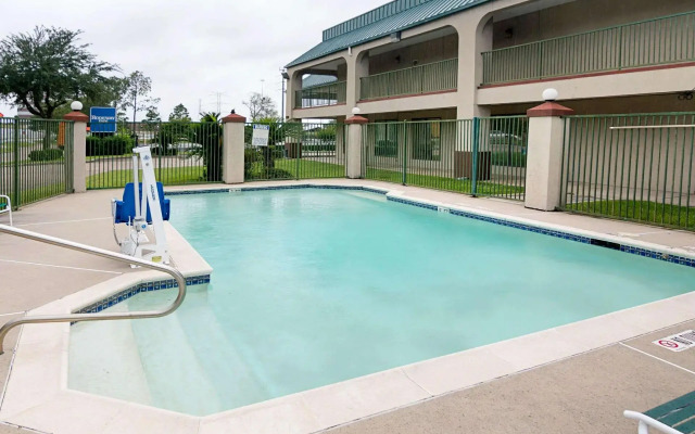 Rodeway Inn & Suites Highway 290 Northwest