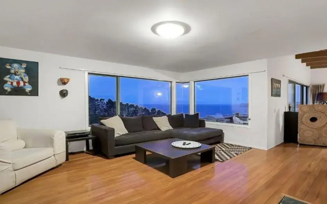 Seaview Sojourn - Waiheke Escapes