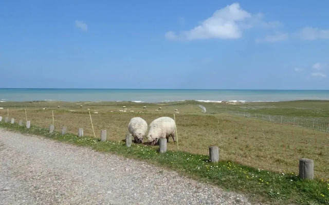 Apartment in Arromanches Near Sandy Beach