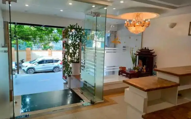 White Palace 2