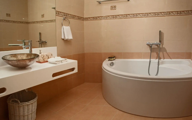 Arlene Suites