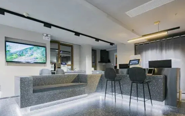 52 Hertz Multi-experience Hotel (Xi'an Xiaozhai)