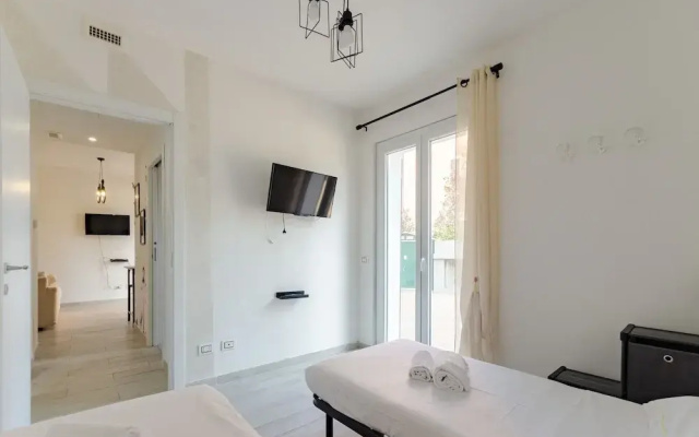 JOIVY Flat W/Terrace & Parking