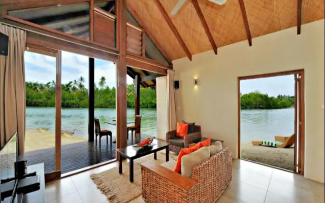 Lagoon Beach Resort Apartments & Villas