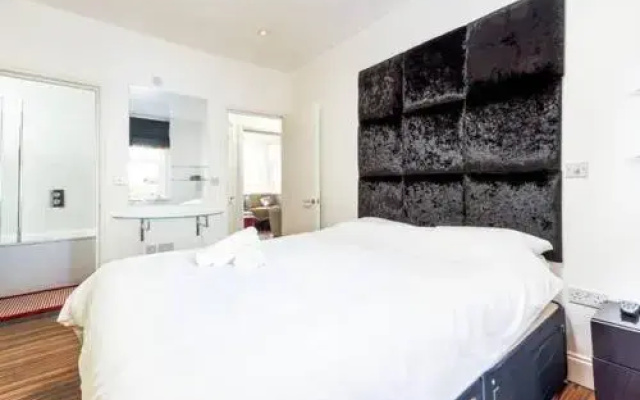 Gorgeous Apartment in Trendy Neighbourhood (Hm3)