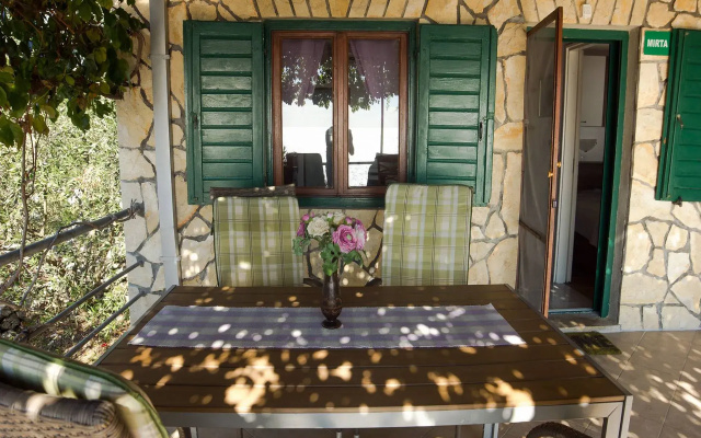 Holiday house Ani - 30 m from beach : Maslinica, Island Solta
