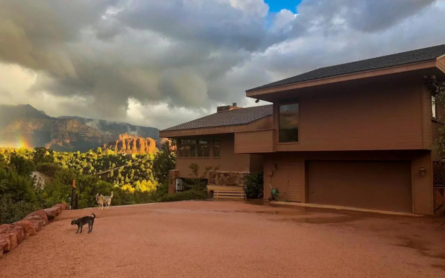 Palisades Villa