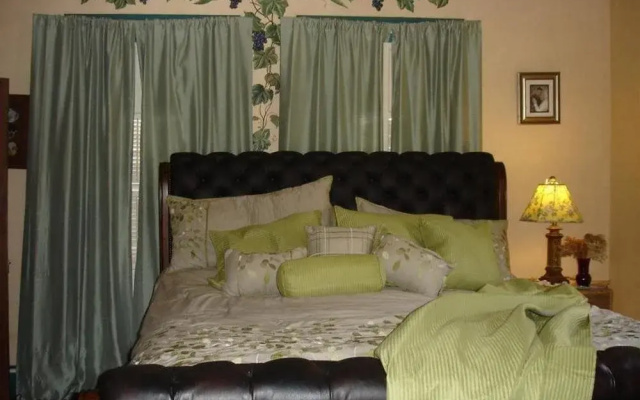 Montgomery Mansion Bed and Breakfast