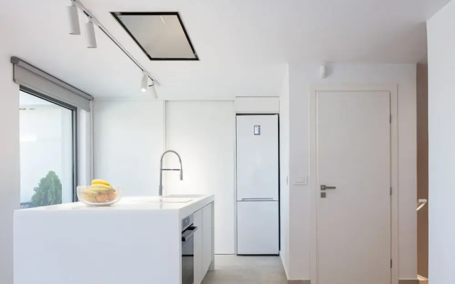 Akonizia Luxury House - With Private Swimming Pool