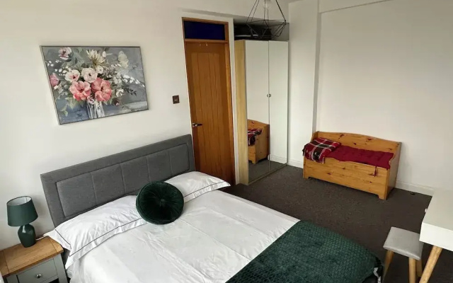 Camden Skyview Quality Apartment