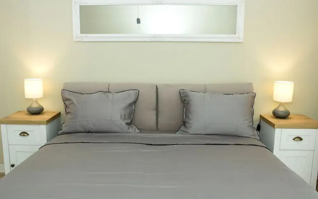 FM Luxury 1-BDR Apartment - Dream & Love