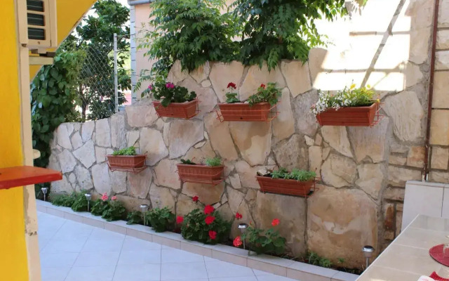 Apartments Ustavdic