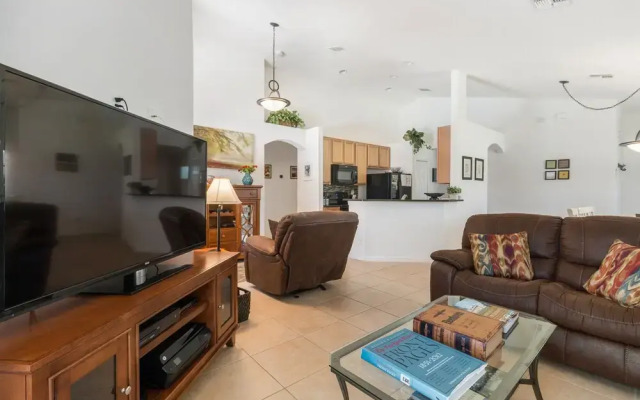 Veranda Palms 4470