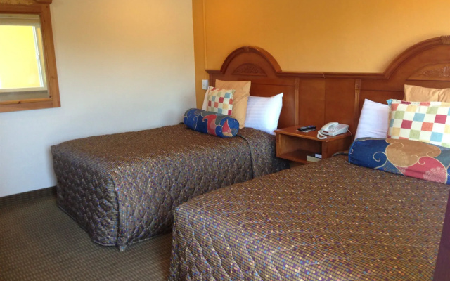 Deluxe Inn