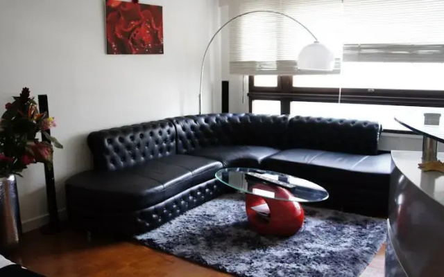 Rive Gauche Comfortable