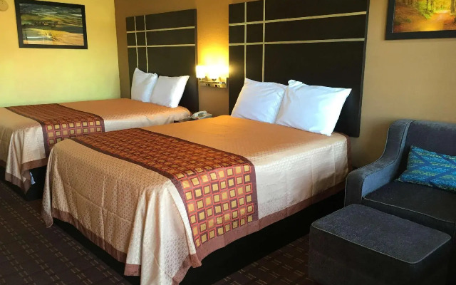 Rodeway Inn Canton I-55