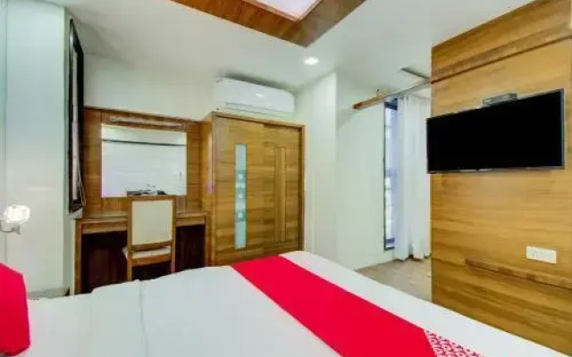 Hotel Devamrit by OYO Rooms