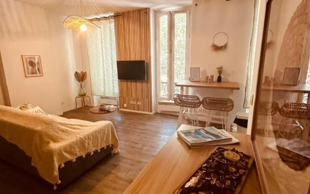 Grand T1 de 38 M2 Au Design Epuree (Adults Only)