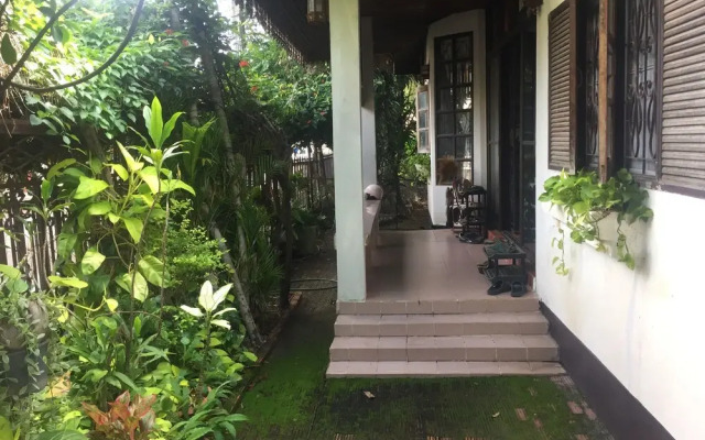 Near Train Guesthouse