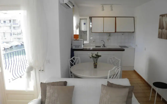Blue Canal Apartment Ampuriabrava