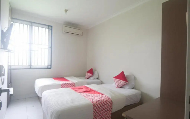 OYO 3049 Scientia Dormitory Near RS Bethsaida