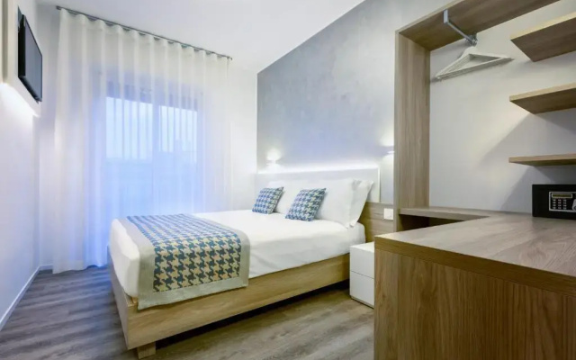Jet Hotel