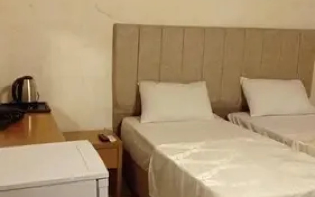 Toprak Hotel