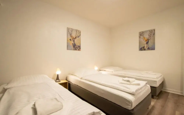 Tolstov-Hotels Large Apartment