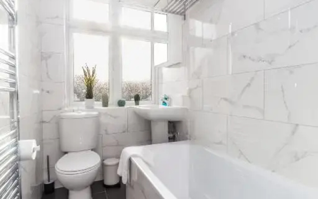 Autonomous 2 BDR apartment with Garden and Parking