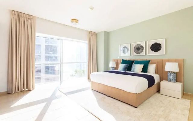 Visually Stunning 2BR in Dubai Marina - Sleeps 5!