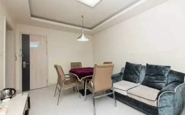 Qiu Express Hotel (Zhumadian Trade Plaza)