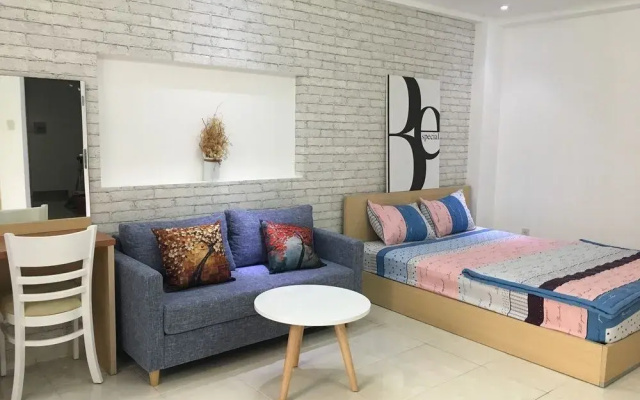 Smiley Apartment 12