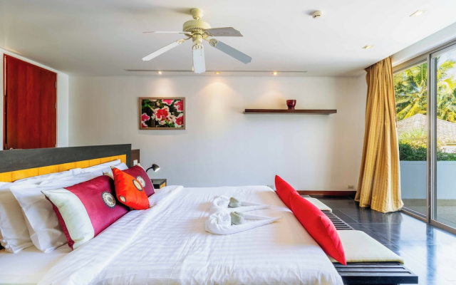Seaview Own Pool Full-Time Maid V302