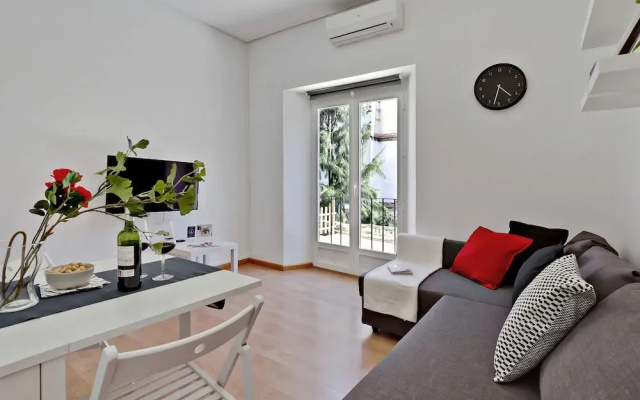 Del Parque Flats - Alvarez