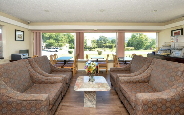Americas Best Value Inn at Central Valley-Woodbury