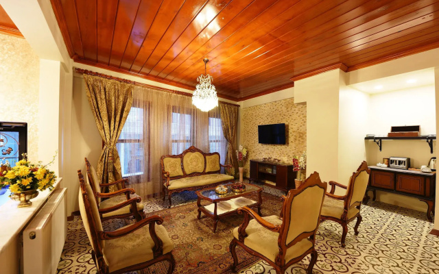 Elyka Hotel