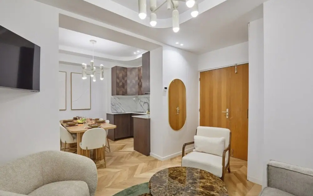Apartment With AC Front Montparnasse Tower