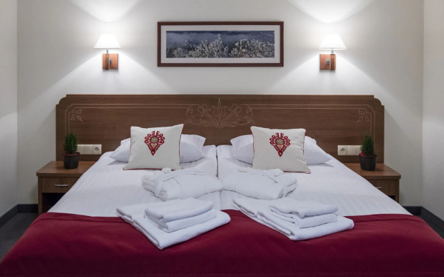 Hotel Logos
