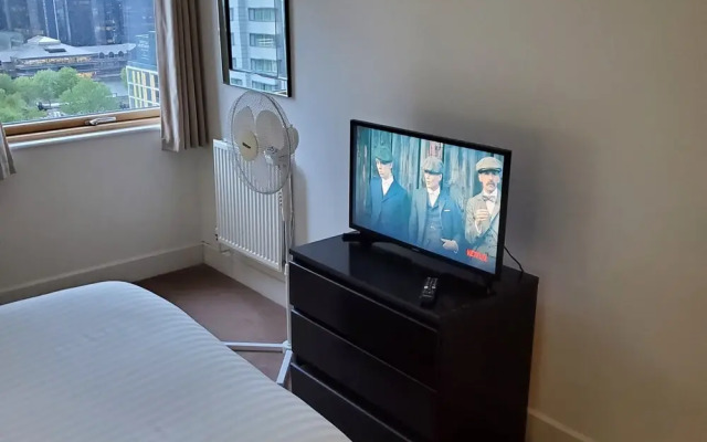 Captivating 2-bed Apartment in Canary Wharf London
