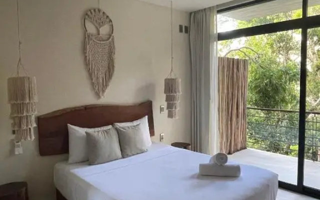 Jungle View 2bed 2bath Condo/ Wi-Fi/ Pool/ Gym